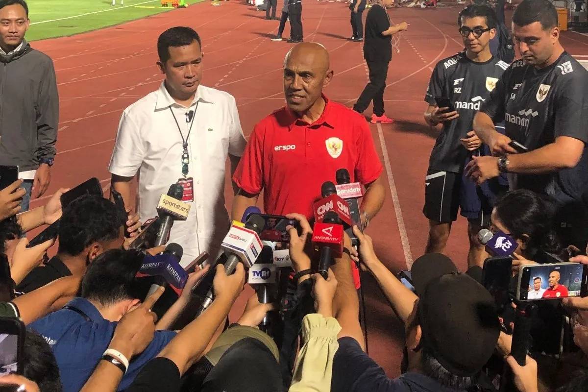 Bukan Soal Tinggi Badan, Simon Tahamata Cari Pemain Cerdas