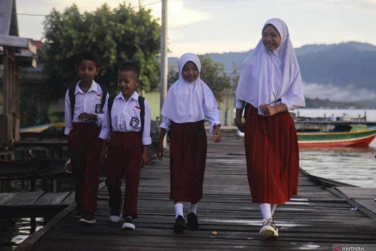 DPR RI Minta Dedi Mulyadi Kaji Ulang Aturan Jam Masuk Sekolah Pukul 06.00