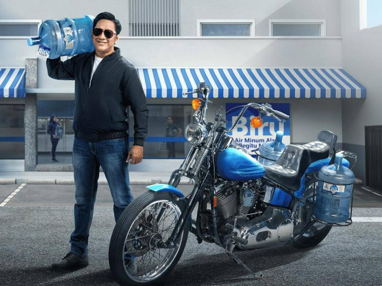 Gandeng Andre Taulany, Air Minum Biru Luncurkan Kampanye 'Biru Pilihan Juara'