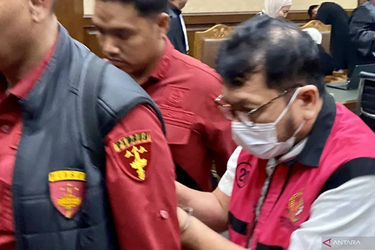 Hakim Sebut Uang Rp915 Miliar dan 51 Kg Emas Milik Zarof Ricar Hasil Gratifikasi