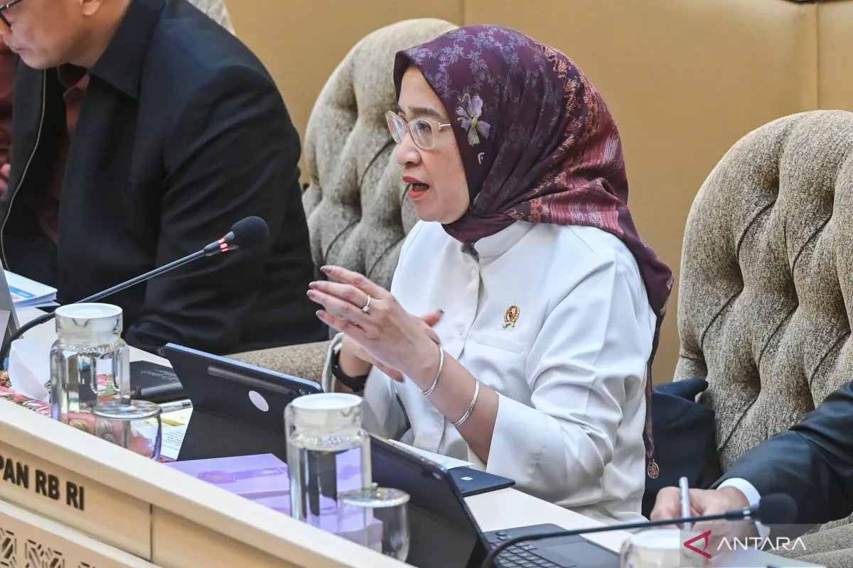 Rini Widyantini Jelaskan ASN Kerja Fleksibel Bukan WFA, Contohkan Singapura