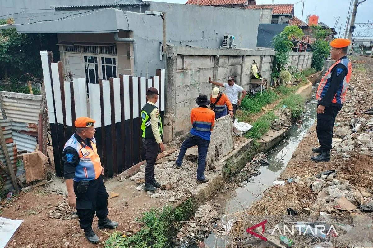 Cegah Kecelakaan dan Jaga Keselamatan, KAI Tutup 28 Perlintasan Liar di Jakarta