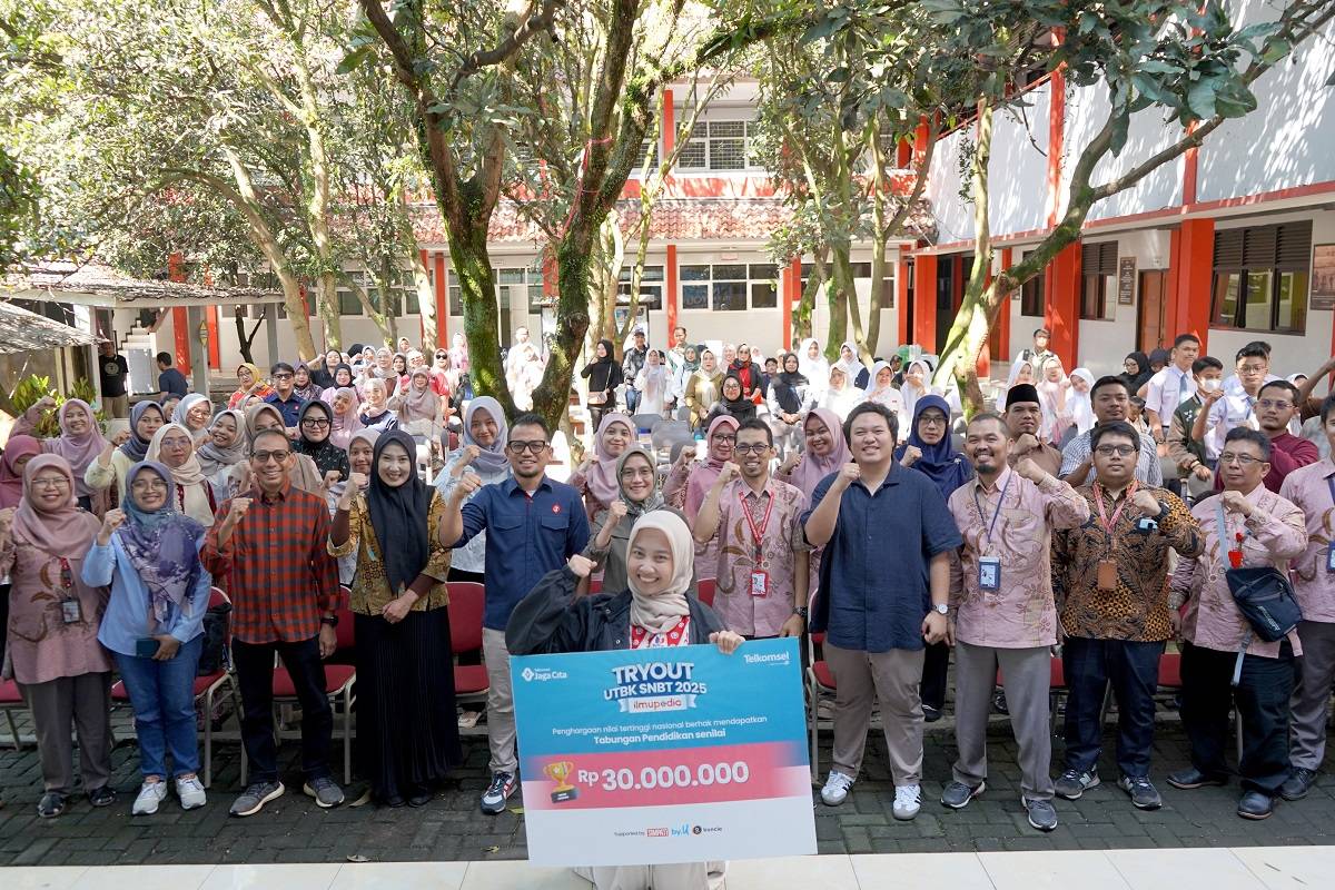 Ainnaya Alfia Putri Bersinar di Ilmupedia Tryout UTBK 2025, Telkomsel Beri Apresiasi