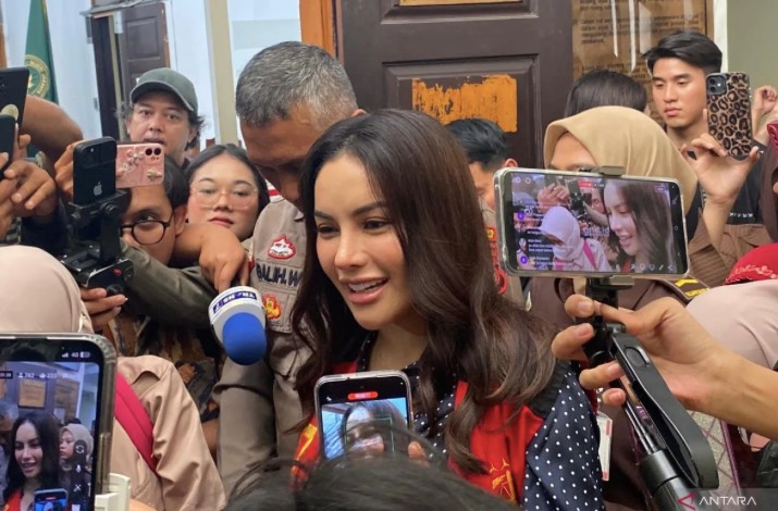 Ribut dengan Reza Gladys, Nikita Mirzani: Gelar Bisa Dibeli