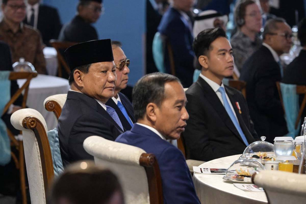 Bicara Agenda Besar di Balik Isu Pemakzulan, Jokowi Disebut Sedang Takut