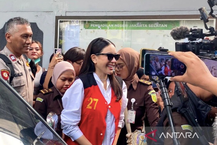 Nikita Mirzani Anggap Kasusnya dengan Reza Gladys Konyol