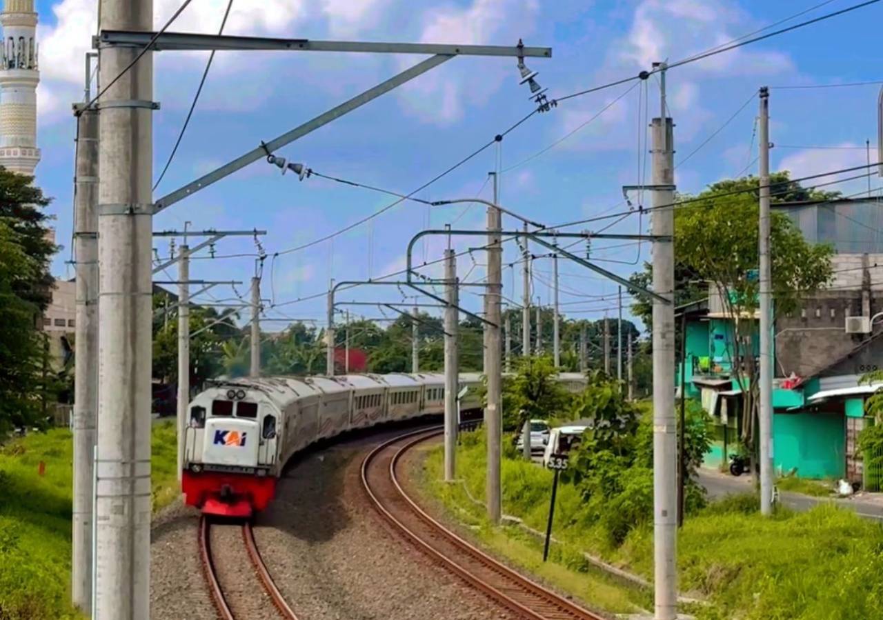 Jejak Karbon Lebih Rendah, Kereta Api Jadi Solusi Transportasi Hijau