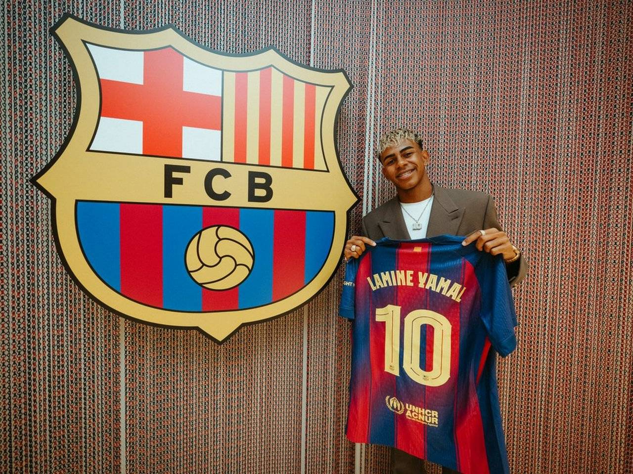 Lamine Yamal Tatap Beban Besar Nomor Punggung 10 di Barcelona