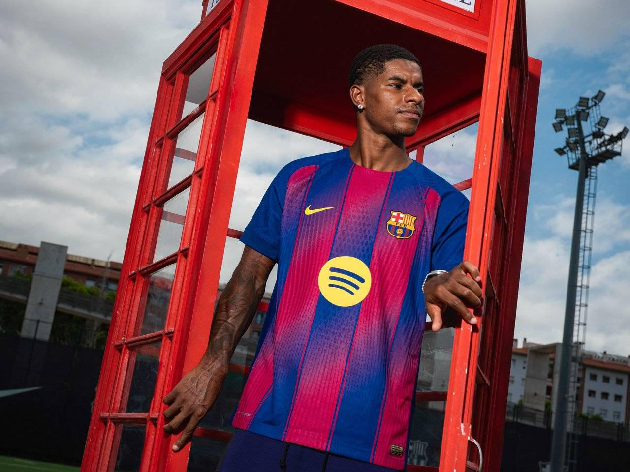 Marcus Rashford Resmi ke Barcelona, Pau Victor Jadi Tumbal
