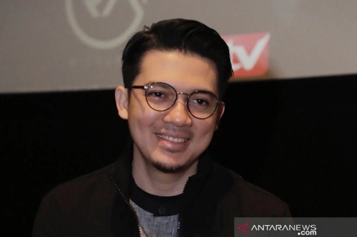 Sempat Patah Tulang, Irwansyah Sudah Bisa Berjalan