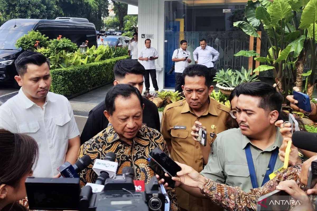 Tito Karnavian Pastikan Kepala Daerah Dipilih DPRD Tak Dilarang di UUD 45