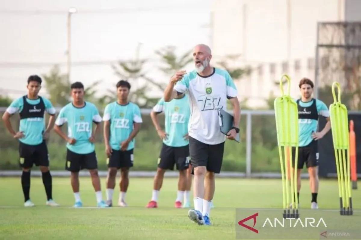 Jelang Super League, Perez Sebut Performa Persebaya Terus Meningkat