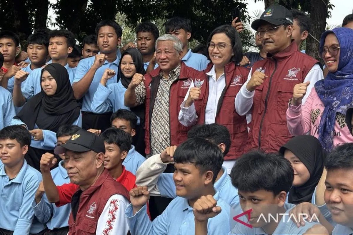Tunjang Kegiatan Belajar Mengajar, Ada 5.000 Laptop Sekolah Rakyat