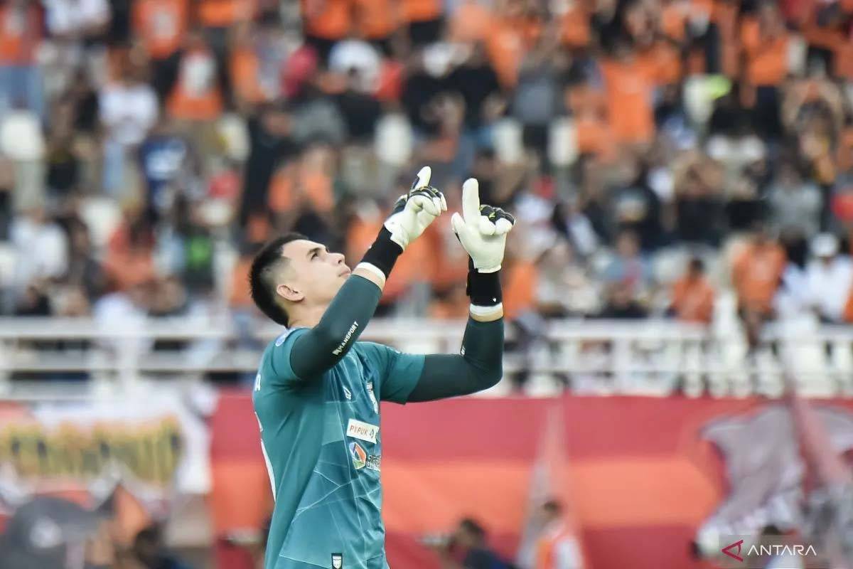 Tampil Apik, Nadeo Argawinata Diharap Tampil Konsisten Jaga Gawang Borneo FC