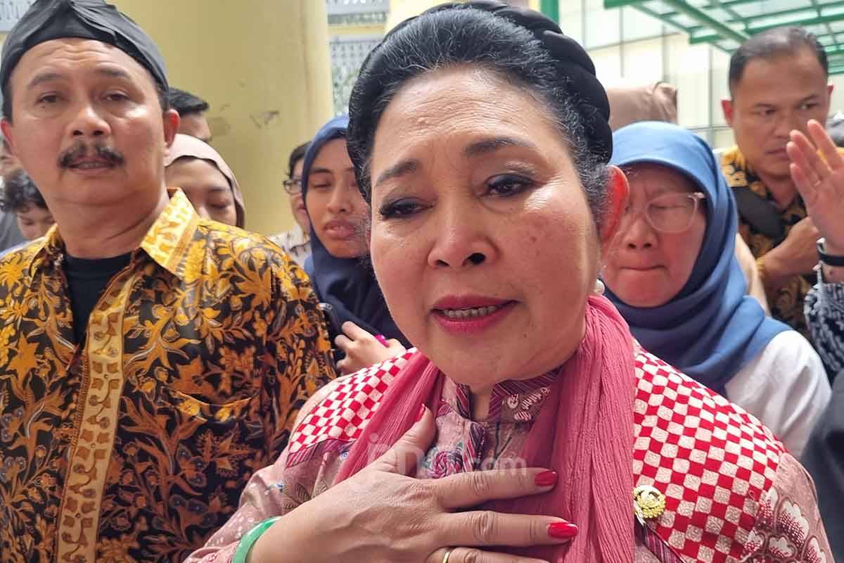 Titiek Soeharto Hanya Lempar Senyum saat Ditanya soal Isu Gaji DPR Naik