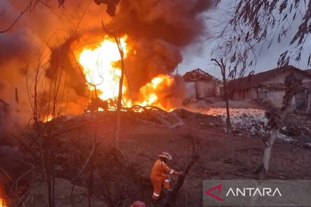 Kebakaran Sumur Minyak di Blora Merambat ke Sungai, BPBD Isolasi Lokasi