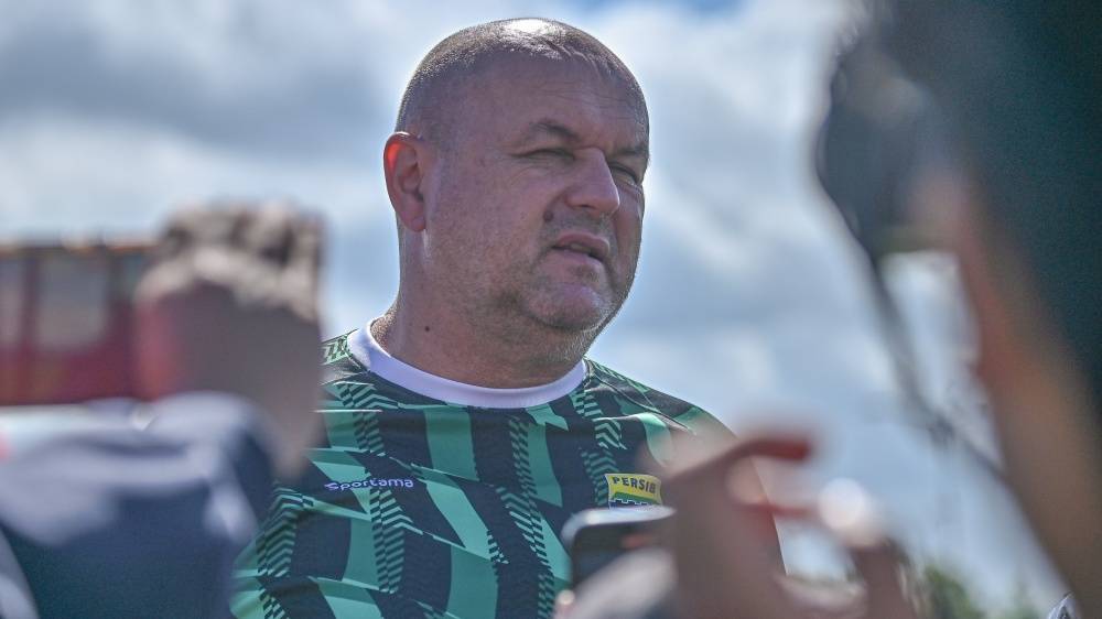 Persib Siapkan Perubahan Hadapi Borneo FC, Bojan Hodak Fokus Perbaiki Lini Belakang