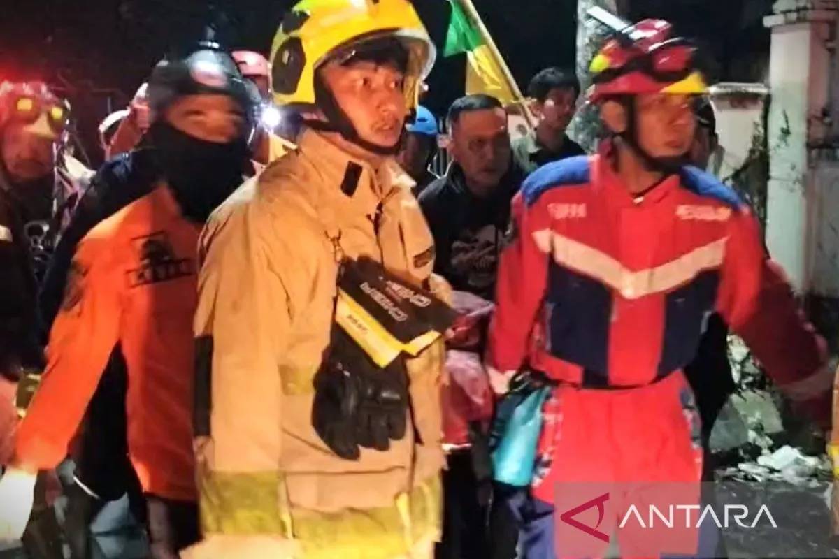 Kantor DPRD Makassar Dibakar Massa, 3 Orang Tewas 5 Luka-Luka