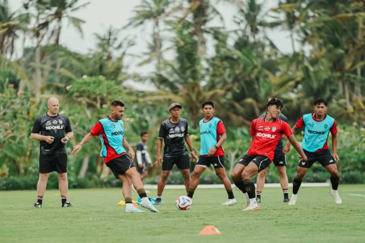 9 Gol Masuk ke Gawang Bali United, Penguasaan Bola Disorot Johnny Jansen