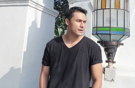 Indra Bruggman Sedang Malas Syuting Sinetron