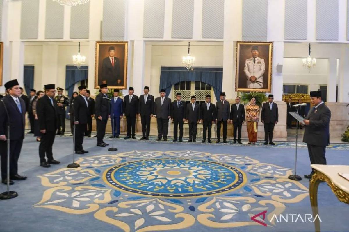 Presiden Prabowo Lantik 11 Pejabat Baru, Djamari Chaniago Jadi Menko Polkam
