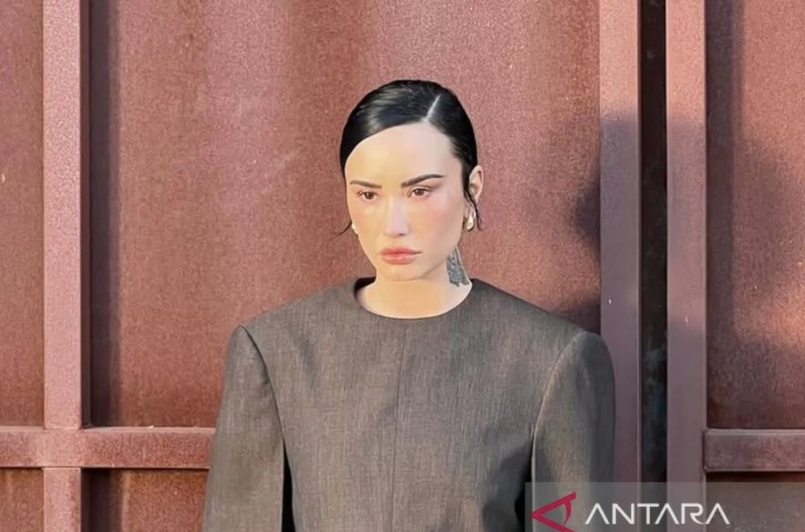 Demi Lovato Puji Album Baru Selena Gomez, Lagunya Bagus