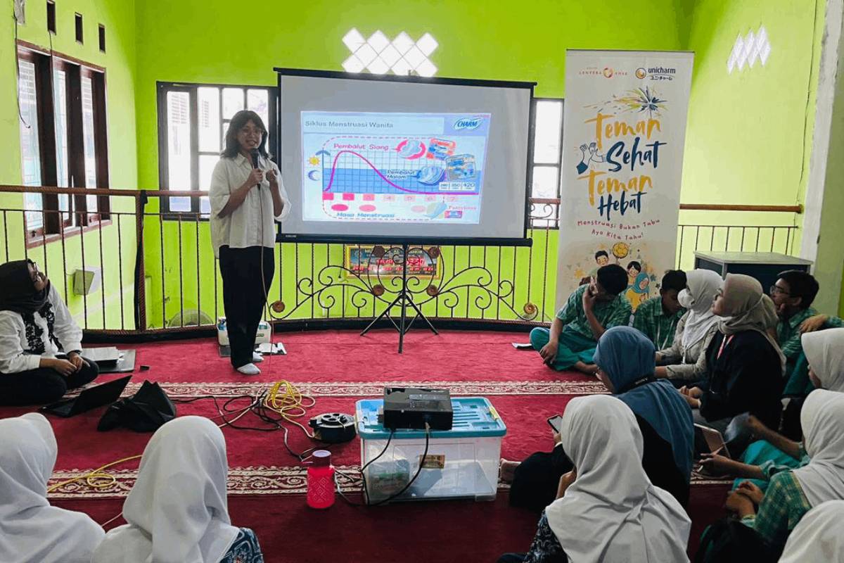 Unicharm Mengajak Yayasan Lentera Anak Berikan Edukasi Kesehatan Reproduksi