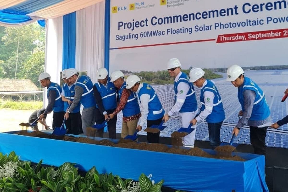 Bangun PLTS Terapung Saguling, PLN Dorong Transisi Energi Bersih di Jawa Barat