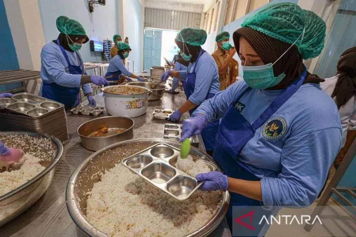 Prabowo Subianto Klaim MBG Buka 1,5 Juta Lapangan Kerja di Awal 2026