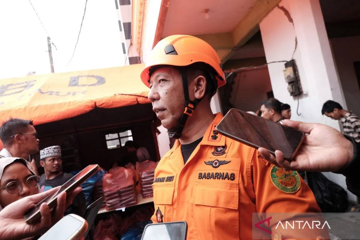 38 Santri Diduga Masih Tertimbun Reruntuhan Ponpes Al Khoziny, 1 Orang Tewas
