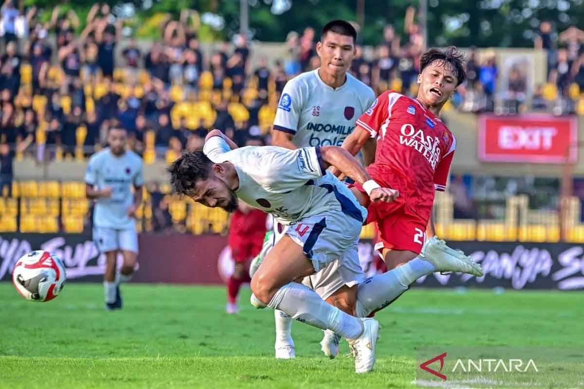 Carlos Pena Ogah Dipusingkan Jadwal Padat, Persita Tangerang Diminta Kerja Keras