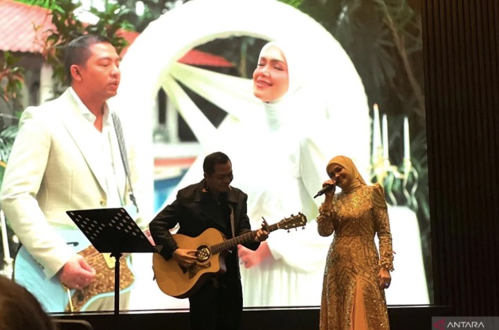 Lagu Baru Siti Nurhaliza dan Ade Govinda Bawa Pesan Positif