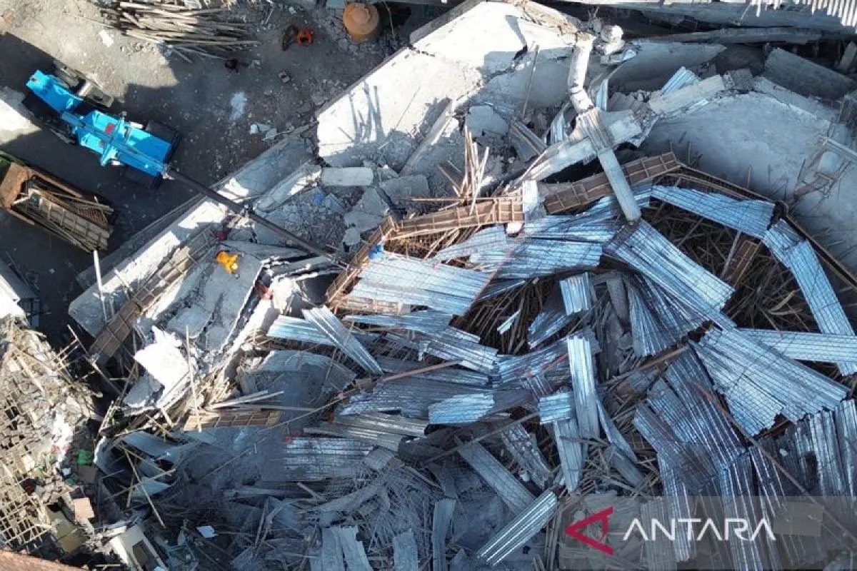 Tidak Ada Tanda Kehidupan Lagi, Evakuasi Korban Ponpes Al Khoziny Gunakan Alat Berat