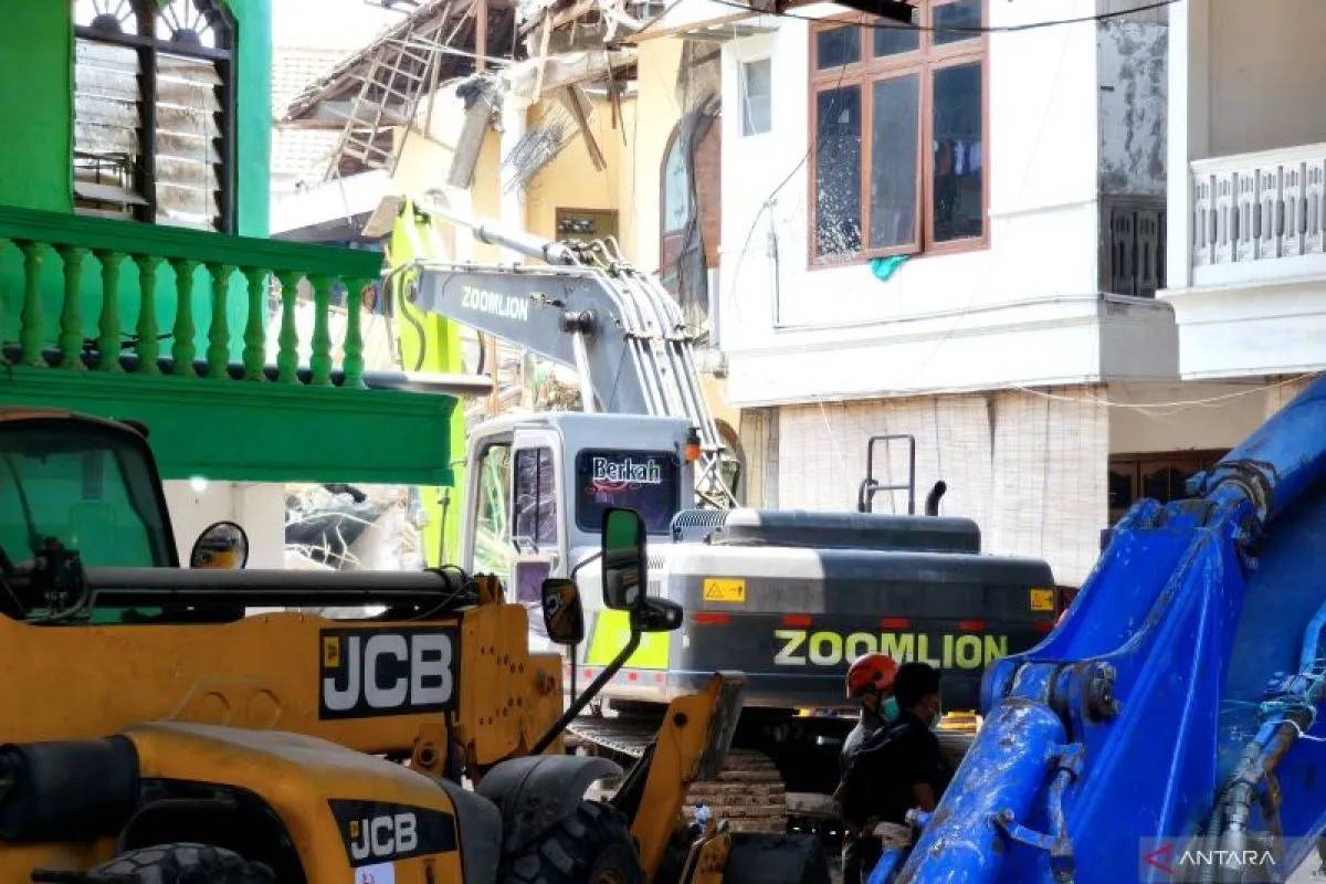 Basarnas Atur Strategi Pemakaian Alat Berat dalam Evakuasi Korban Ponpes Al Khoziny