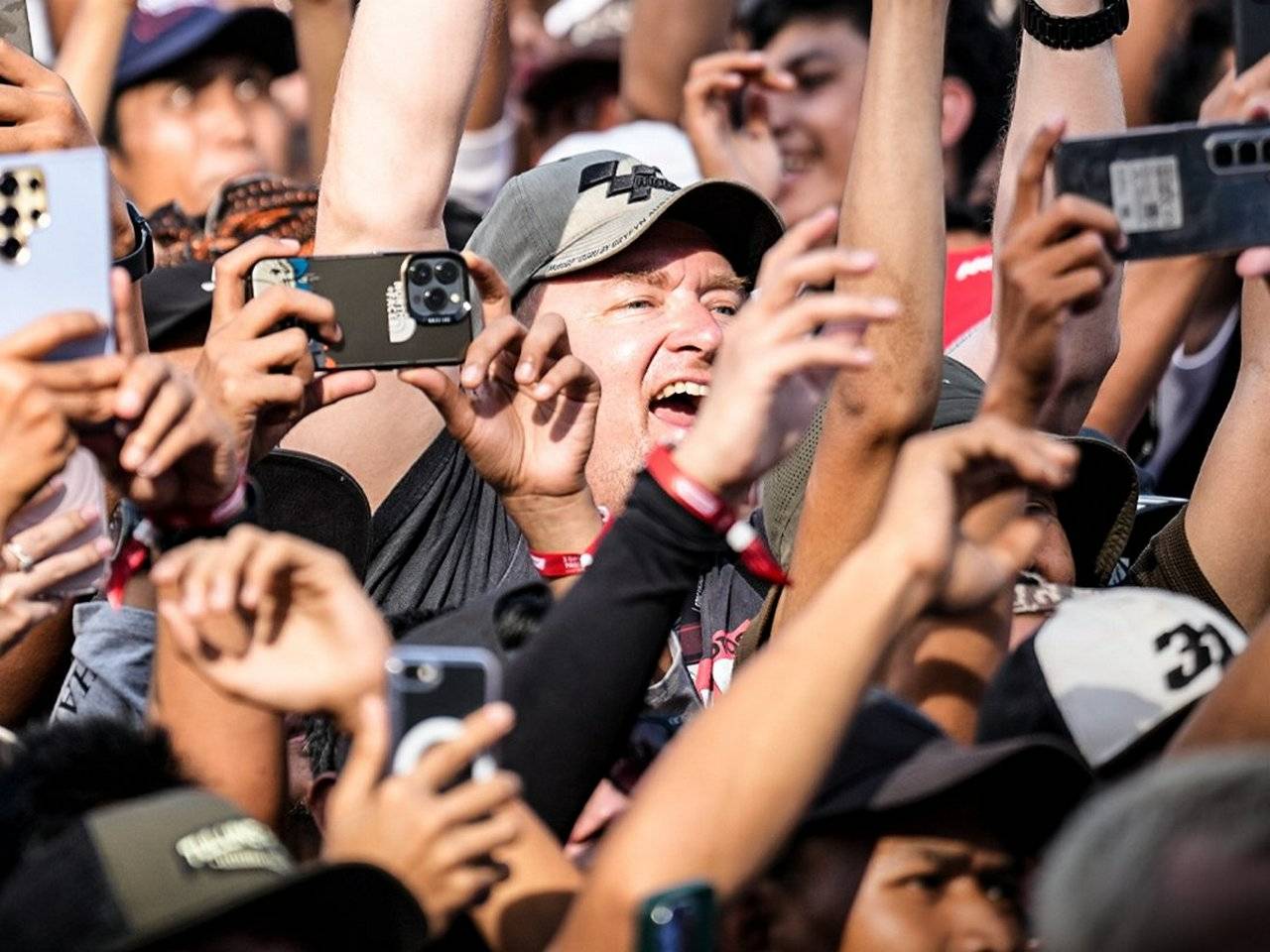 MotoGP Mandalika 2025 Pecahkan Rekor, 140 Ribu Penonton Padati Sirkuit di Lombok