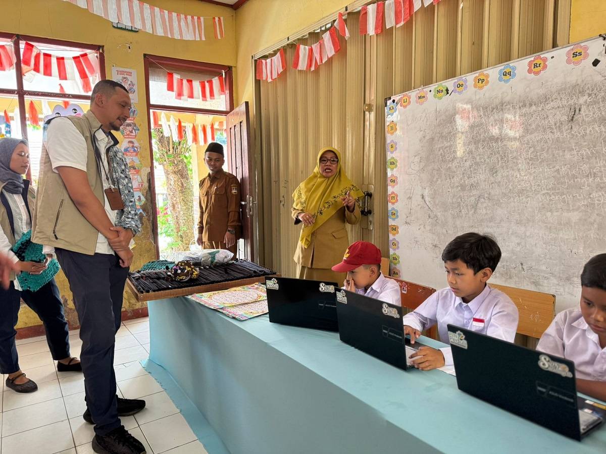 Dukung Pendidikan Berkualitas, PLN Bantu Perbaikan Sekolah di Bandung Barat
