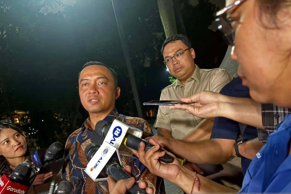 Prasetyo Hadi Sebut Tak Ada Rencana Pakai APBN untuk Bayar Utang Whoosh