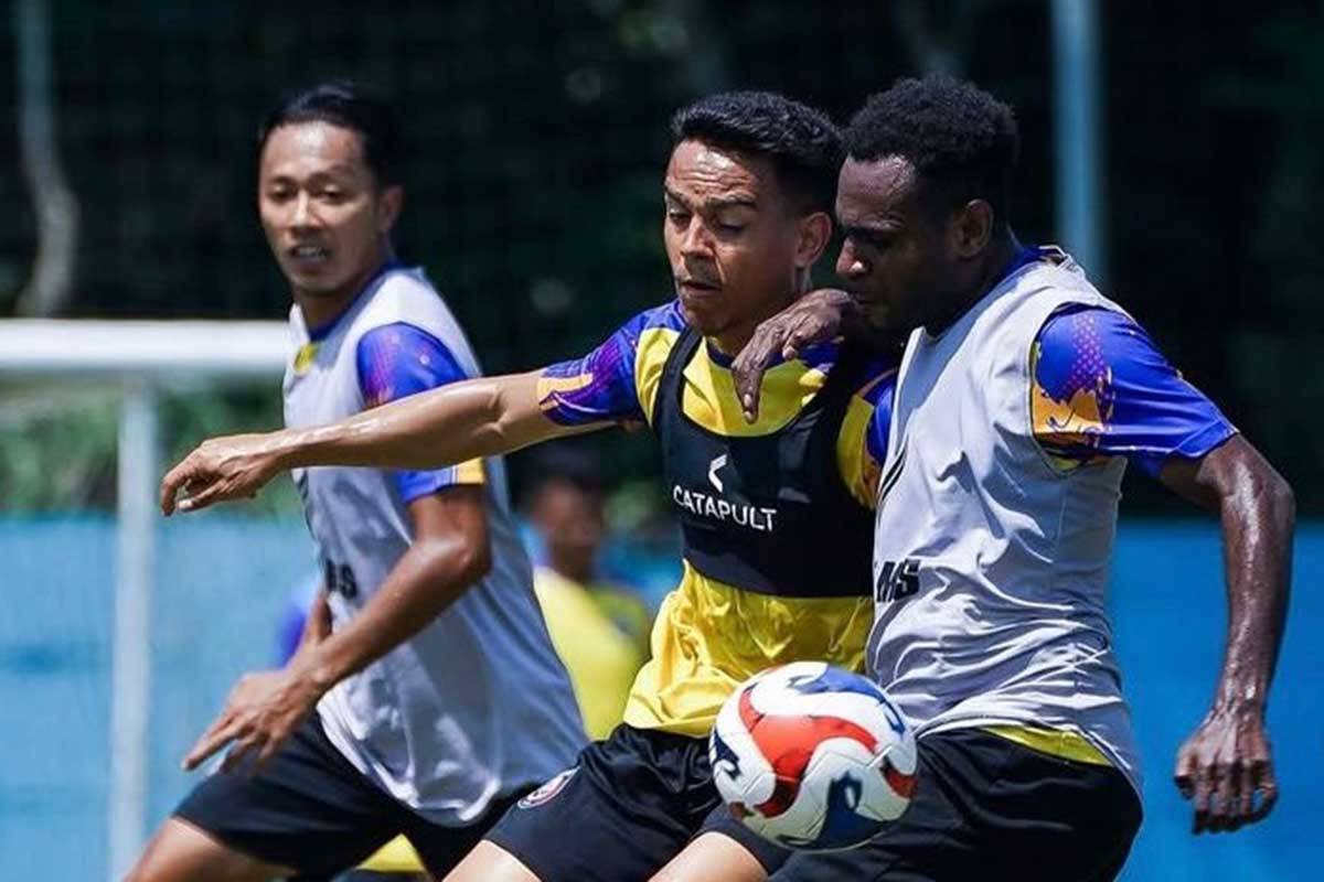 Arema FC Bernafsu Lumat PSM Makassar di Stadion Gelora BJ Habibie