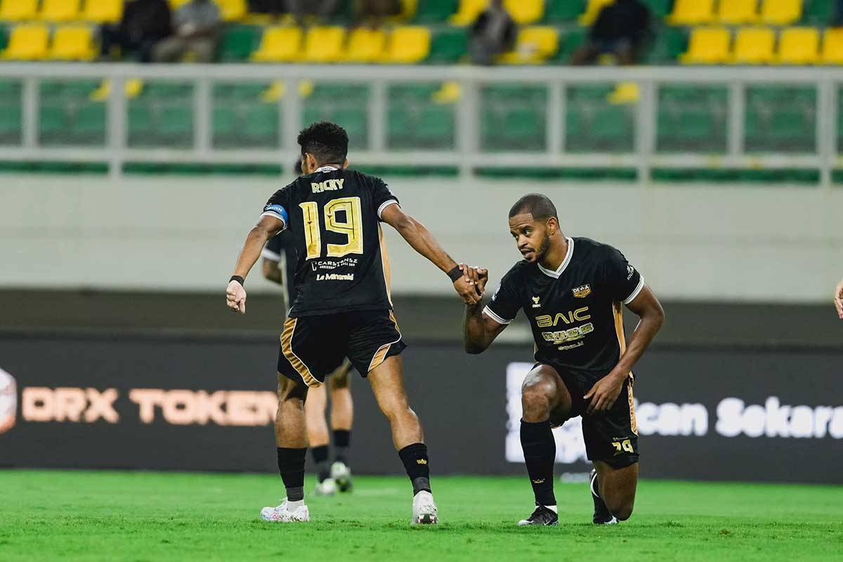 Pelatih Dewa United Ogah Salahkan Pemain Seusai Dipermalukan Laskar Sape Kerrab
