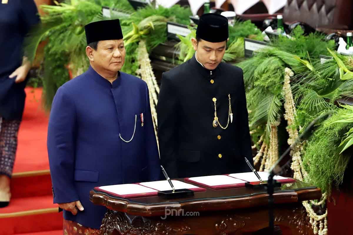 Rapor Merah 1 Tahun Pemerintahan, Prabowo Subianto Hanya Dapat Nilai 3