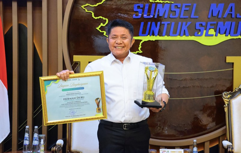 Pesantren Award 2025: Keren, Gubernur Herman Deru Raih Penghargaan Kepala Daerah Peduli Pesantren