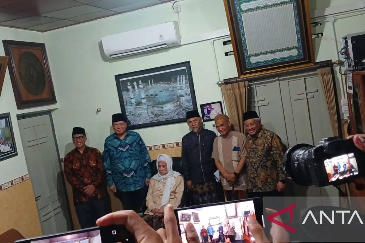 Chairul Tanjung Minta Maaf ke Ponpes Lirboyo, Program Xpose Uncensored Dihentikan