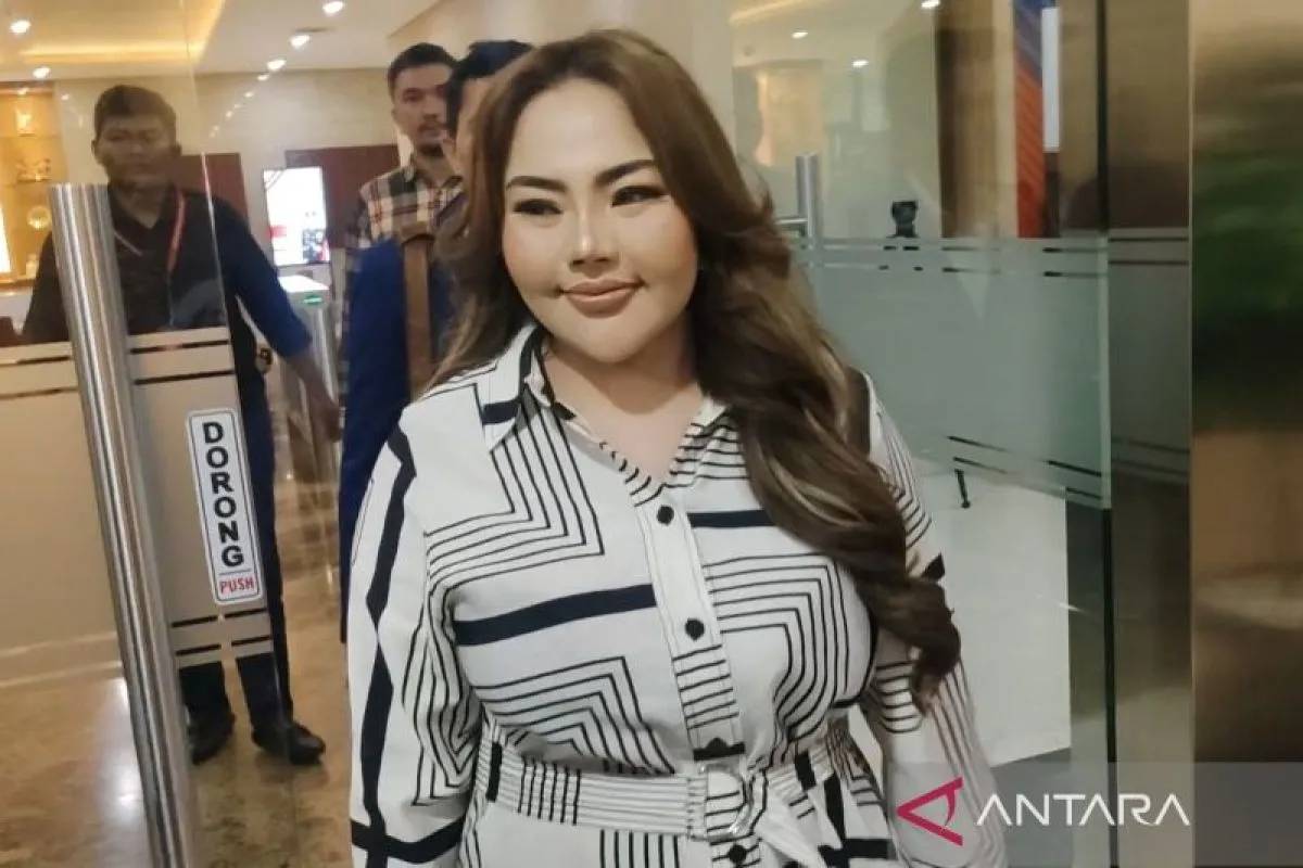 Lisa Mariana Tidak Ditahan Seusai Diperiksa 5 Jam di Bareskrim Polri