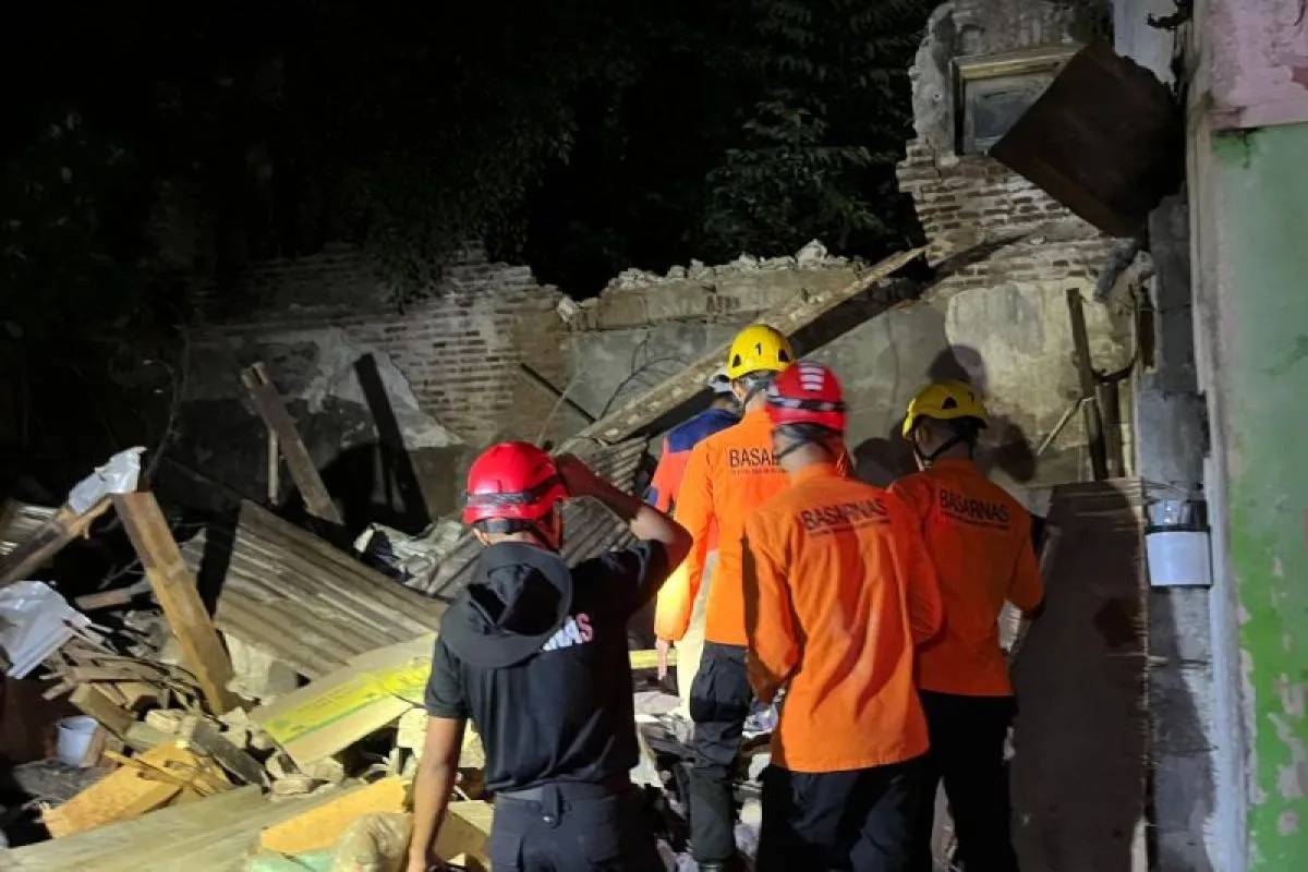 1 Keluarga Tertimpa Rumah Tua Roboh di Pecinan Semarang, 1 Meninggal