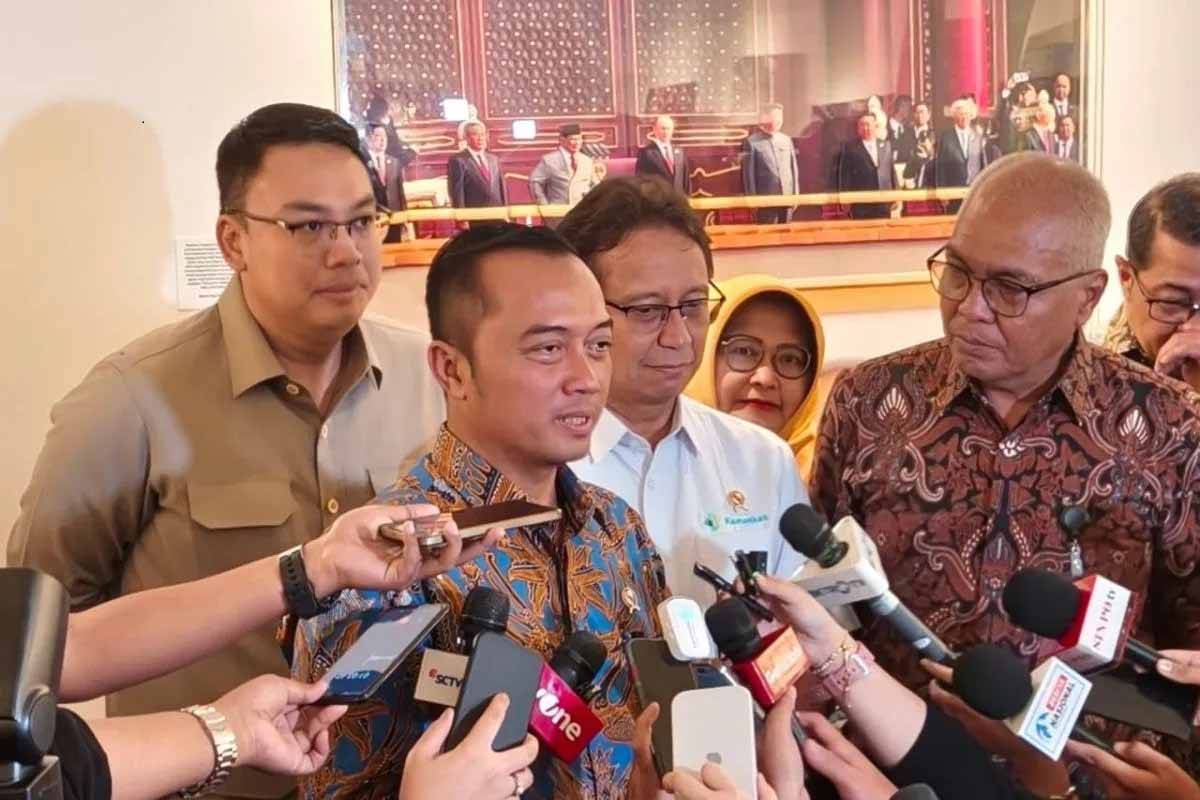 Prasetyo Hadi Tegaskan Tim Koordinasi MBG Berbeda dengan BGN