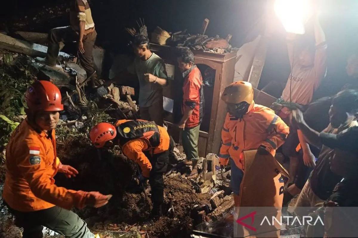 Hujan Deras Picu Longsor di Trenggalek, 1 Keluarga Ditemukan Meninggal