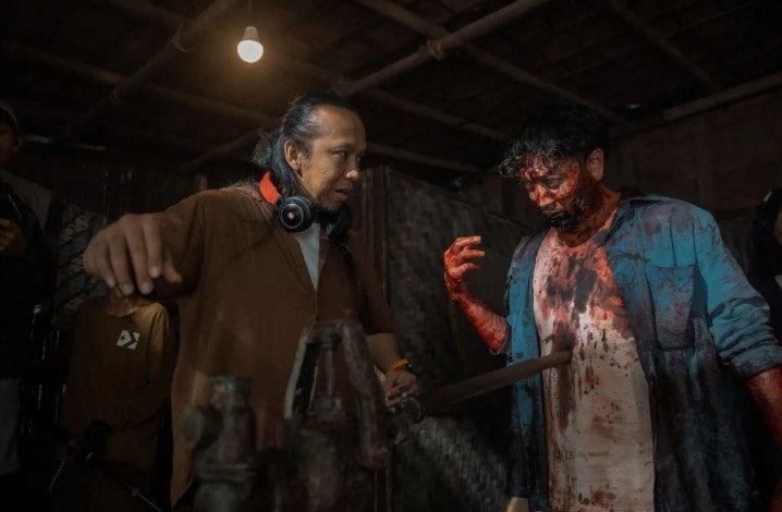 Zombie Film Abadi Nan Jaya Bernuansa Lokal, Proses Make Up Sangat Detail