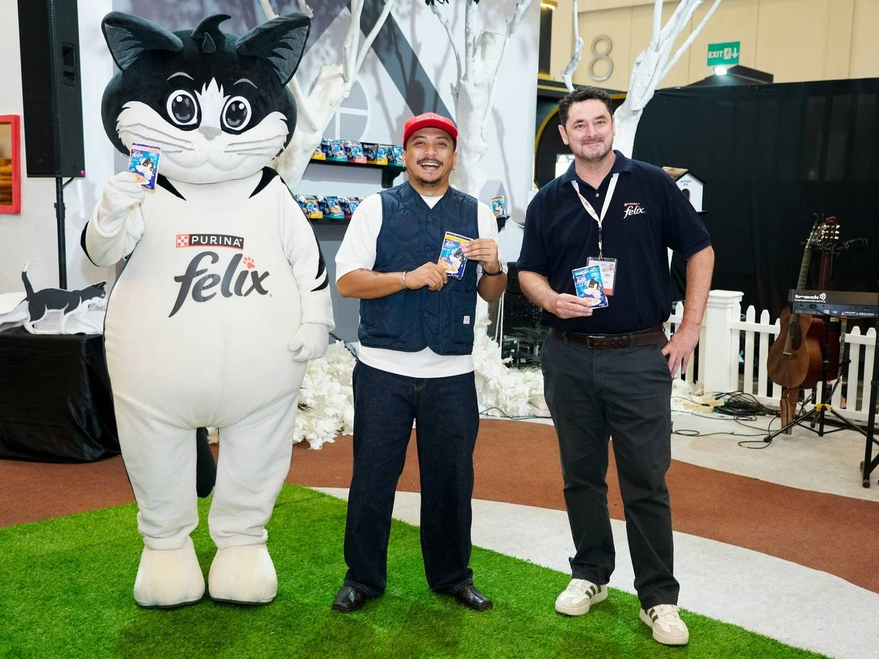 Digandeng Purina Felix, Sal Priadi Ajak Pemilik Kucing Rayakan Momen Makan Bersama