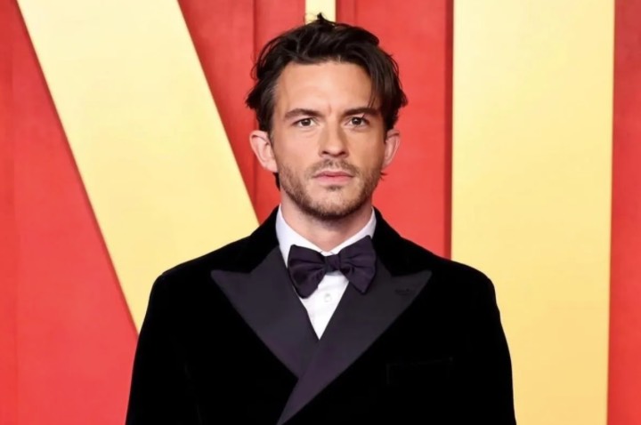 Jadi Pria Terseksi Dunia 2025, Jonathan Bailey: Tidak Masuk Akal