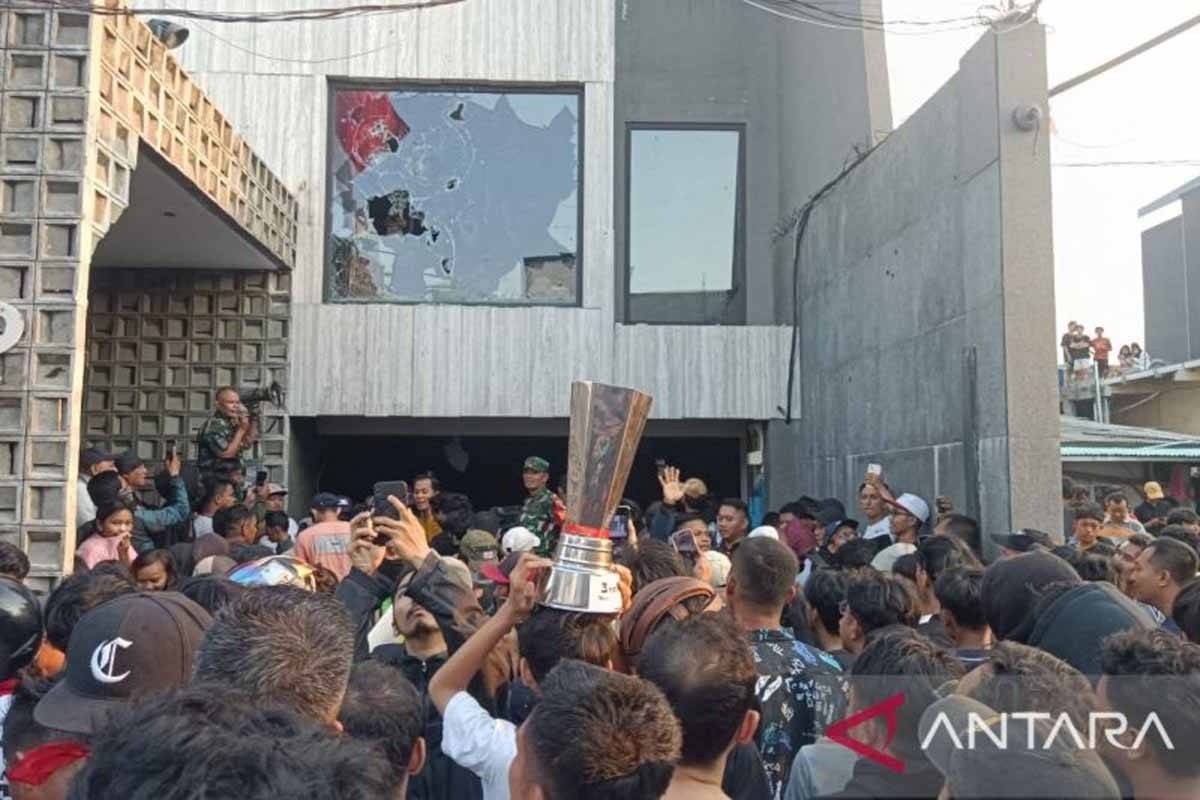 Ahmad Sahroni Bantah Isu Kabur ke Singapura, Bisa Dipastikan di Imigrasi